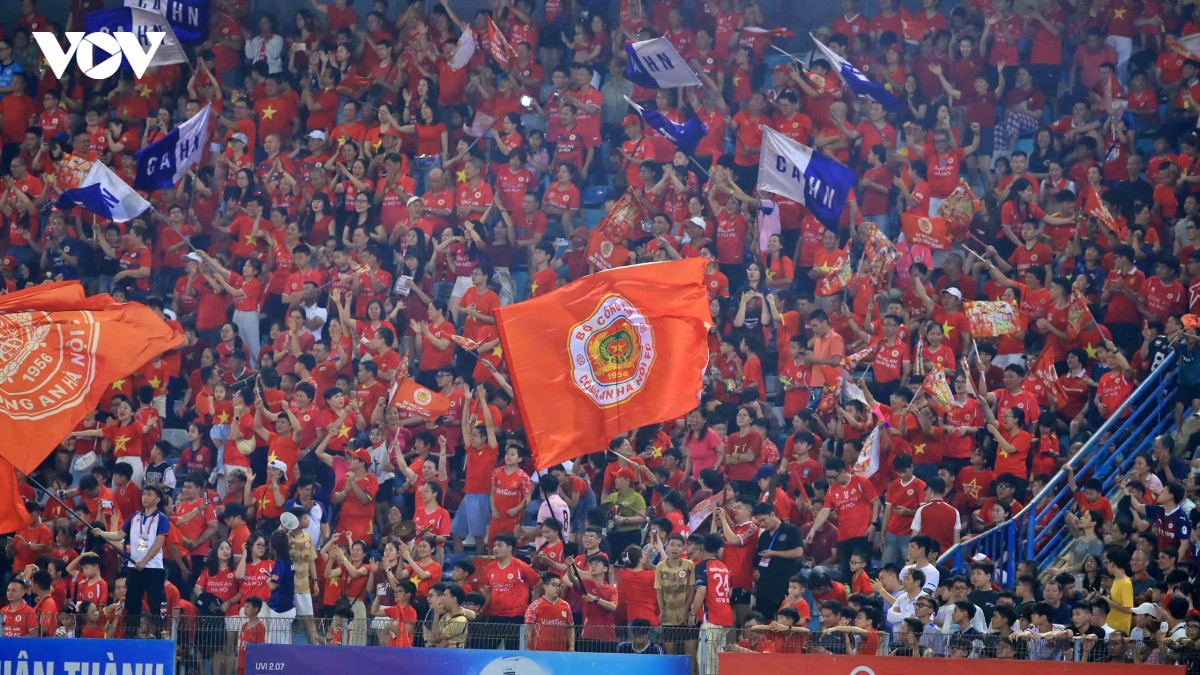 Điều không tưởng xuất hiện trong ngày CAHN tiến sát ngôi vô địch V-League 2025/26